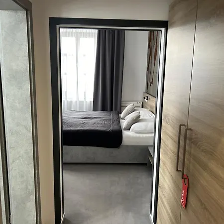 Πανσιόν 14dveri