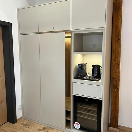 14dveri Πανσιόν 4*